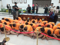 Pesta Gay di Surabaya: Polisi Ungkap Pendana Utama dan Jaringan Tersembunyi