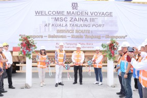 PT PMT Layani Pengapalan Internasional Perdana MSC Group di Kuala Tanjung
