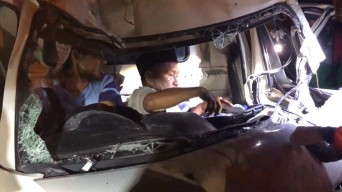 Minim Penerangan, Pikap Hantam Truk Parkir di Mojokerto