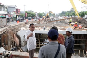 Sidak Proyek Prapen, Wali Kota Eri Geram Jumlah Pekerja Proyek Tak Sesuai RKS