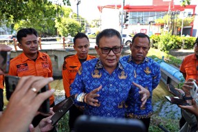 Respon Bencana Banjir Sumut, Pemkot Surabaya Siagakan Posko dan Tim Penyelamat