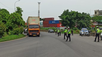 Ditlantas Polda Jatim Batasi Angkutan Barang Selama Nataru Demi Keselamatan Lalulintas