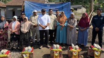 Wabup Probolinggo Salurkan Bantuan Logistik untuk Korban Banjir Krucil–Tiris