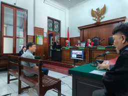 Terdakwa Penipuan Hermanto Oerip Tidak Ditahan dengan Jaminan Uang