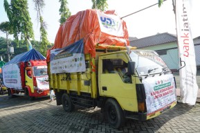 Pemprov Jatim Kirim 103 Ton Bantuan ke Sumatra Melalui Kapal Kemanusiaan