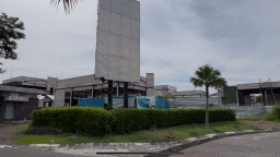 Fasum Graha Famili Disulap Jadi Kafe, Warga Soroti Ancaman Keselamatan di Samping Gardu Listrik