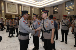 Polda Jatim Rotasi 28 Pejabat, Kapolda Tekankan Inovasi Layanan