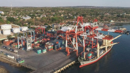 Arus Truk Peti Kemas di TPK Kupang Kembali Lancar