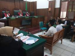 Sidang Dugaan Pemerasan Memanas, Hakim Marah Kadisdik Jatim Aris Agung Pegawai Mangkir