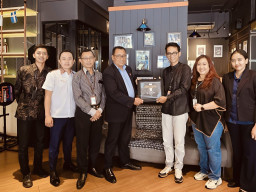 Wujud Kepedulian Akhir Tahun: FKPPH Jatim Serahkan Bantuan Banjir Sumatra dan Aceh Kepada LAZDAU