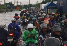 Banjir Osowilangun Lumpuhkan Lalin, Ternyata Gara-gara Ini Air Meluap