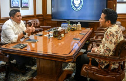 Wagub Jatim Emil Dardak dan Seskab Teddy Bertemu Empat Mata, Jabatan Wamenkeu?