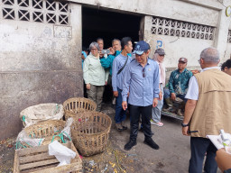 Sidak ke Pasar Wonokromo, Menteri LH: Adipura Surabaya Perlu Dikoreksi 