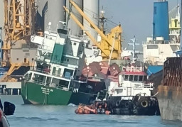 Kapal Pacific 88 Kecelakaan di Tanjung Perak Surabaya: Kontainer Berjatuhan ke Laut, 1 TKBM Hilang
