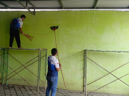 Potret Warga Binaan Lapas Mojokerto Bersih-bersih Masjid Sambut Ramadan