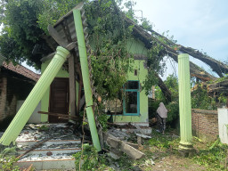 Hujan dan Angin Kencang Landa Mojokerto, Rusak 39 Rumah Warga