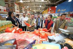 Polda Jatim Sidak Pasar di Surabaya Jelang Lebaran, Pastikan Harga Bapok Stabil dan Aman