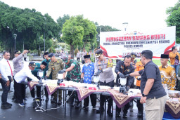 Polres Jember Musnahkan Narkotika, Miras hingga Knalpot Brong