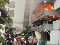 Rusunawa Sombong Surabaya Terbakar: 4 Kamar Ludes, Penghuni Semburat