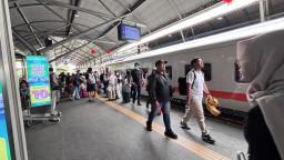 Libur Imlek, Hampir 37 Ribu Penumpang Padati Daop 8 Surabaya dalam Sehari Terakhir