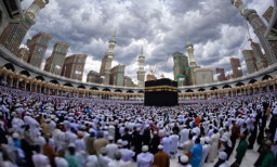 Rekomendasi Travel Haji dan Umrah dengan Privilege Card Terbaik di Surabaya