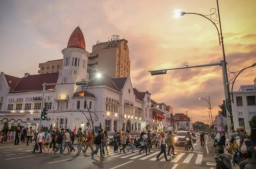 Ingin Liburan di Surabaya dengan Harga Murah? Cobain Cara Ini, Dijamin Pas dan Enak