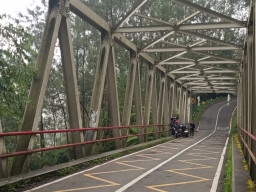 Pria Tewas Bersimbah Darah di Bawah Jembatan Cangar Batu Tinggalkan Motor, Bunuh Diri?