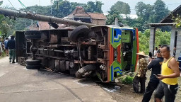Odong-odong Rombongan Halal Bihalal Terguling dan Tabrak Tiang Listrik, Satu Orang Meninggal Dunia