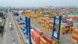 Terminal Petikemas Surabaya Perkuat Layanan Logistik Lewat Pembaruan Operasional dan Alat Baru