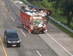 Truk Canter Tabrak Dump Truk di Tol Jombang-Mojokerto, Dua Orang Tewas