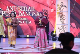 Semangat Hari Kartini, Ning Ghyta Ajak Perempuan Jember Cerdas Teknologi dan Produktif dari Rumah