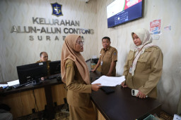 Siap-siap, Kantor Kelurahan Hingga PD di Surabaya Bakal Dapat Bendera Putih dan Hitam Dari Pemkot