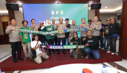 Kapolda Jatim Satukan Aremania dan Bonek, Sepakat Tak Ada Rivalitas di Luar Lapangan