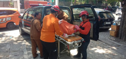 Bikin Geger, Pria Ditemukan Tewas Terkunci dalam Toilet Taman Bungkul Surabaya