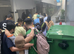 Detik Menegangkan Evakuasi Pasien saat Kebakaran di RSUD dr Soetomo Surabaya 