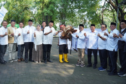 SIER dan Holding BUMN Danareksa Salurkan 3.000 Paket Daging Kurban