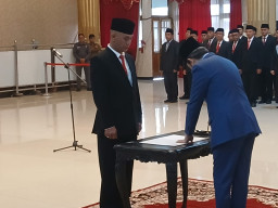 Pj Sekda Jember Resmi Dilantik, Gus Fawait Beri PR Khusus