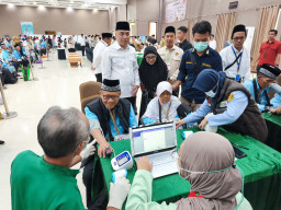 Diam-diam, Wali Kota Surabaya Eri Cahyadi Bakal Berangkat Haji Jalur Khusus