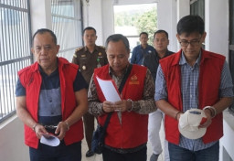 Jadi Tersangka Suap, Kadis ESDM Jatim Masih Terima Gaji