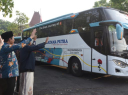 Pesan dan Doa Khusus Bupati Subandi saat Lepas Keberangkatan Jemaah Haji Sidoarjo