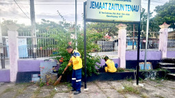 Peringati Kenaikan Yesus Kristus, PDS Bersih-bersih Gereja di Kupang NTT