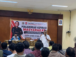 Di Lokasi Padat Pemukiman Surabaya, Warga Masih Keluhkan Kampung Gelap