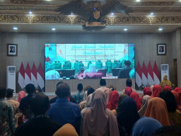 Talkshow Hardiknas Jember Angkat Tema Cinta Anak, Gus Fawait: Semua Punya Peluang yang Sama