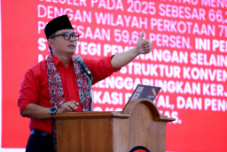 Cium Merah Putih dan Tanam Pohon, Pelantikan PAC PDI Perjuangan Tuban Bawa Pesan Kebangsaan dan Kepedulian Lingkungan