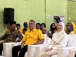 Perkuat Jaringan Akar Rumput, Adela Kanasya Adies Konsolidasi dengan Relawan di Surabaya
