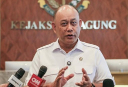 Eks Kepala BGN Dadan Hindayana Ditahan Kejagung, Ini Dugaan Kasusnya