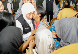 Demi Dongkrak Daya Beli, Pemprov Jatim Salurkan Bantuan Sosial Rp32,16 Miliar di Ngawi 