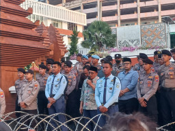Dinilai Tak Berpihak pada Rakyat, Ketua DPRD Jatim Diminta Mundur dari Jabatannya