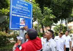 Pemkot Surabaya Ajak Warga Beralih ke Parkir Digital, Kini Mudah dan Transparan