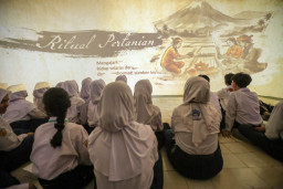 Pemkot Surabaya Buka Pameran Cross Musea Pertiwi 2026, Hadirkan Pengalaman Berbasis AI